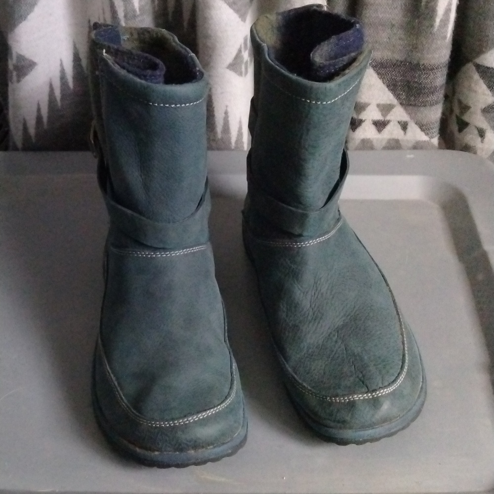 CHACO BOOTS